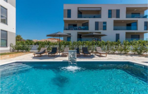 Stunning apartment in Sveti Filip i Jakov with WiFi, Heated swimming pool and 2 Bedrooms